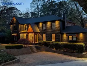 The Black House At Victoria Mill Buckhead - Image 2