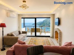 Serena Suites Luxury Sea View Apartment - Image 1