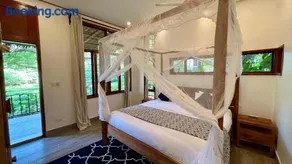Green Hills Lodge - Image 4