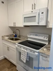 Upscale 1 Bedroom in Gadsden, AL - Image 2