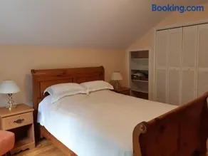 Comfy Stay - Close to Everything - Image 4