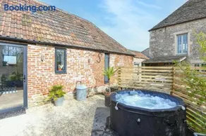 Hares Barn - Image 2
