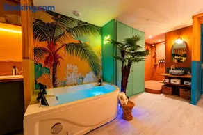 Oasis Cubana I Love Room I Balnéo XXL I Écran Géant - Image 1