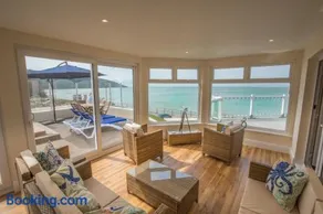 Beachside Apartment, 2 Pilots Point - Image 4