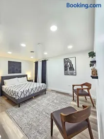 Modern 4BR Near Six Flags & Naval Base - Image 5