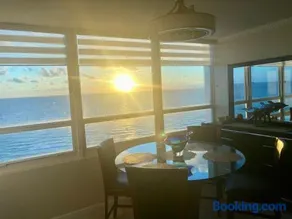 Castle Beach Resort Condo - Panoramic Large Penthouse or Deluxe 1 BR Direct Ocean View and beach access- Updated-Free parking- - Image 3