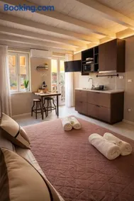 ES Apartments - Image 1