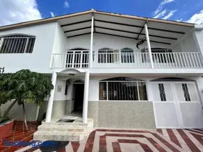 Hermosa y espaciosa casa familiar en Anapoima - Image 2