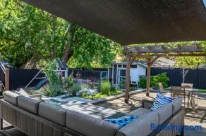 Chic RV Retreat, Stunning Yard in Roseburg - Image 2