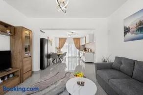 Holiday House Lana With Pool - Happy Rentals - Image 2