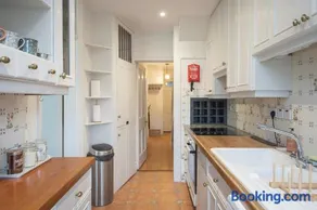 Churchill House - Two Bedrooms - Street Parking - Garden - Image 5