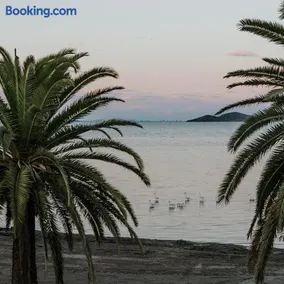 Fantastic, Front line, Penthouse Apartment with amazing views - Image 2