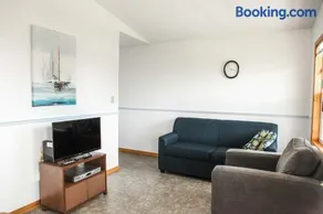 Peck's Housekeeping Cottages - Image 2