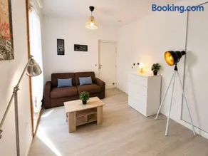 Modern studio - Terrace - Tram & fast WiFi - Image 1