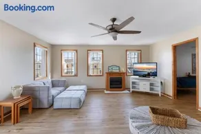4 Bedroom Single-Family Home in North Wildwood - Image 2