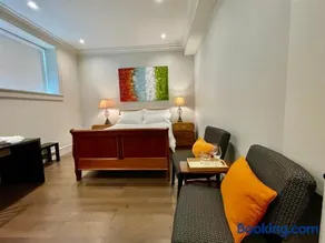 Charming Suite in South Granville Vancouver - Image 4