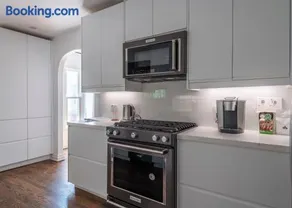 Serene Spanish Home in Prime West Hollywood Melrose Location - Image 3
