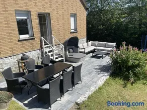 Charming house with hot tub - Image 2