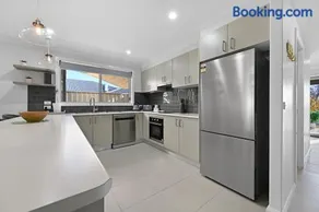Ophir - Large Entertainer, Sleeps 11 - Image 2