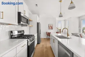 4BD Townhome East Nash with Rooftop 12ppl - Image 4