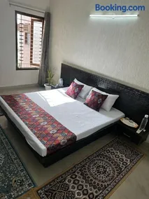 The Giri Nandani Stays Agra - Image 2