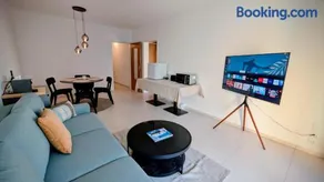 Moderne Wohnung mit Traum-Balkon - Image 2