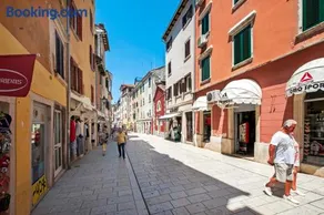 Apartment in the Heart of Carera street - Image 1