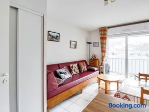 T3 Duplex 43m², 2 chambres, balcon, animaux admis, calme, proches commodités, 3 stations ski - FR-1-402-29 - Image 2