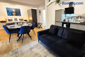 NAVIA Vela Premium - Parkplatz, Boxspringbett & Balkon - Image 1