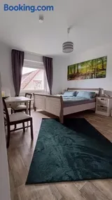 FeWo Deisterferien, 5 Minuten zur Landesgartenschau, Hunde kosten extra,Terrasse, Netflix, Wlan, A2, B65, bis 8 Personen - Image 4