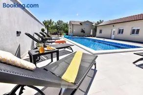 Nova Apartments - Image 1