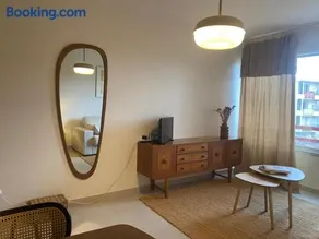 Studio flat in Les Arceaux with separate kitchen, bright, quiet, trendy, central - Image 3