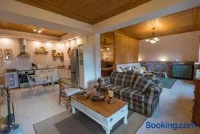 Willows Lodge - Image 1