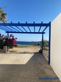 Yellow Beach House - Image 2