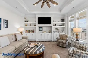 Sunny Daze: Soundview, Private Pool, Elevator - Image 3
