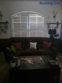Come sit on my lanai - Image 1