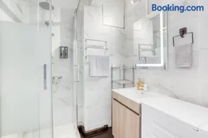 Appart Cosy 4 Personnes - Parking Gratuit - Centre Paris 15 min Metro 4 - Image 2