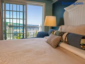 Watkins Glen Harbor Hotel - Image 2