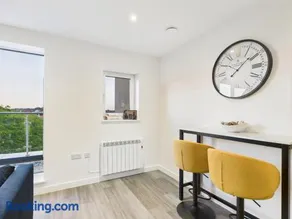 Relaxing Cooden Escape Stylish 3 Bed Flat - Image 2