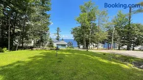 Slice of Heaven, steps to the beach - Image 1