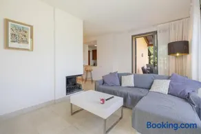 Fantástico apartamento totalmente equipado con terraza, piscina y jardín | Vistas a la montaña - Image 1