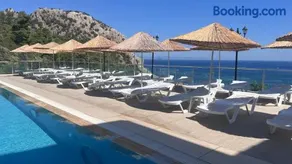 Mavinin ve Yeşilin dansı, Panoramik manzara, 75m2 - Image 1