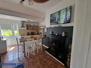 The Speak Easy Cottage Multyfarnham -Two Bedroom - Image 4