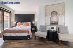 Classic Family Room - Sleeps 4 - Image 1