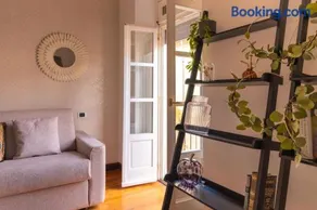 Beautiful spacious flat in the old town of Ivrea - Image 2