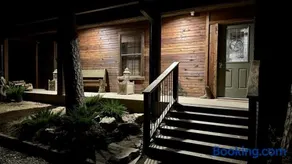Bent Pine Lodge - Image 5