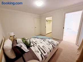 Casey Green Estate 3 bedrooms Narre Warren home - Image 2
