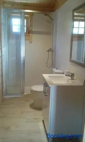 Casita de madera junto al mar - Image 3