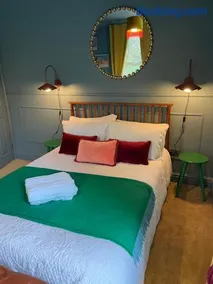Cwtch Bach Self Catering Boutique Pembrokeshire - Image 4