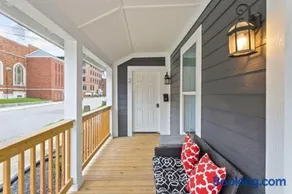 Elegant 1BR Workspace Near Parks and Summit Lake - Image 2